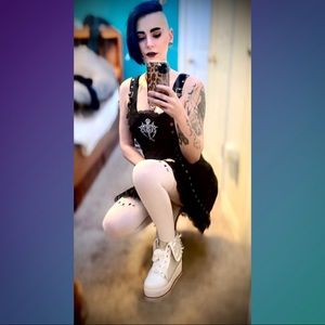 Meet your Posher, Paige.